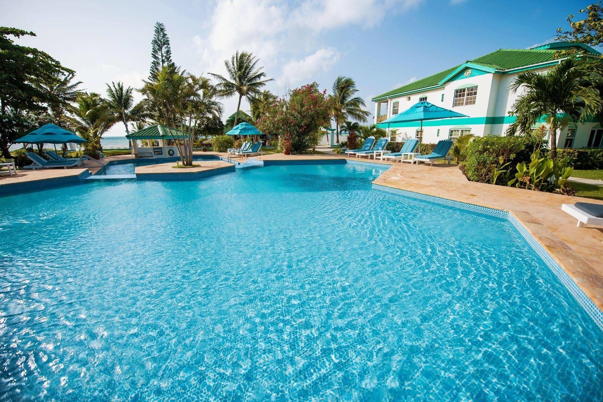 Banyan Bay Suites 圣佩德罗 外观 照片