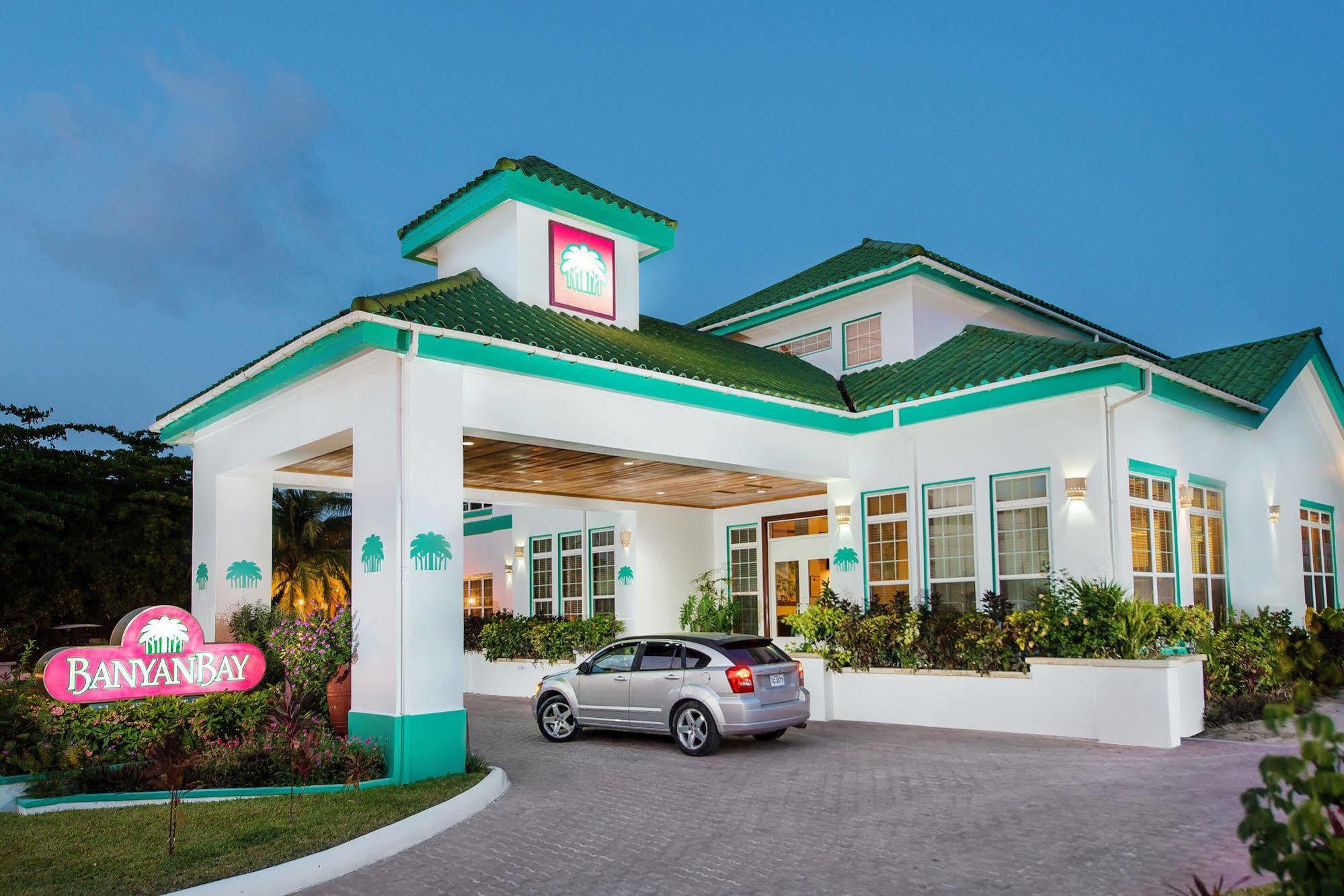 Banyan Bay Suites 圣佩德罗 外观 照片